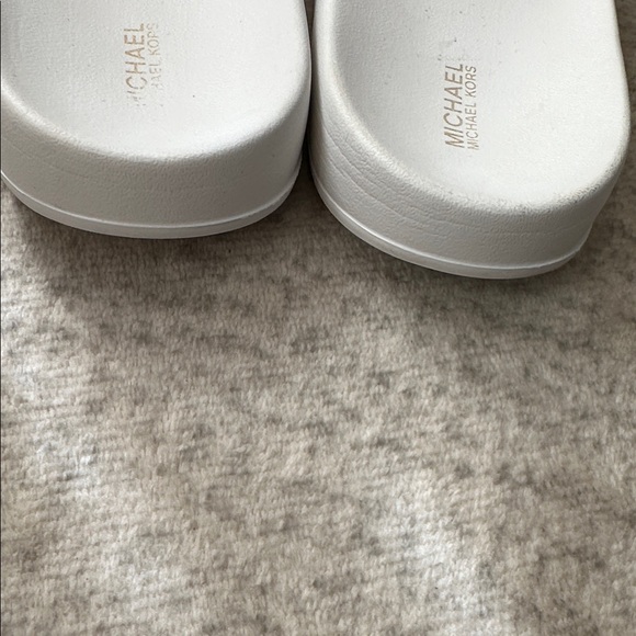 MICHAEL Michael Kors White and Gold Sandals - Picture 5 of 11